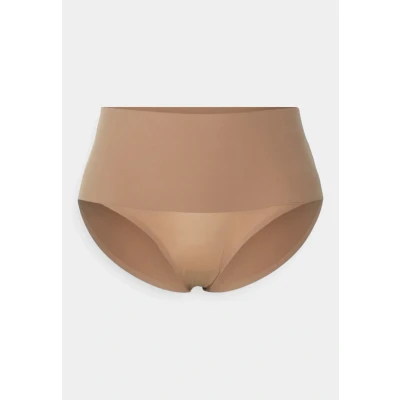 Image of Spanx Undietectable Pants, Women&#039;s, Size: XL, Cafe au lait