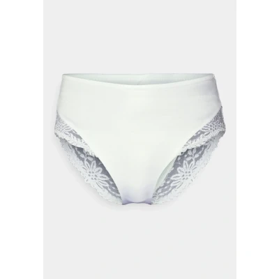 Image of Triumph Women&#039;s Ladyform Soft Maxi Underwear, White, 22