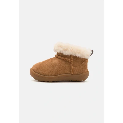 Image of UGG Kinsey Unisex Winter boots for kids, Size: 3.5K, Chestnut Leather and textile