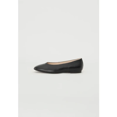 Image of Gabor Women&#039;s Classic Ballet Flats, Black 27, 40 EU