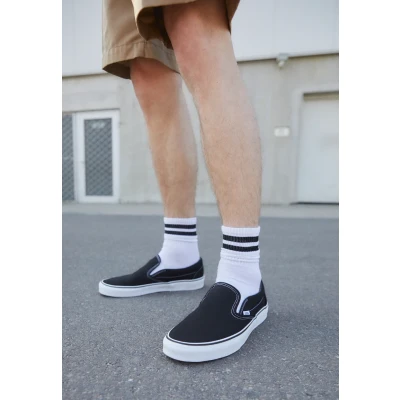 Image of Vans Classic Slipon Slipons, Size: 10, Black Textile