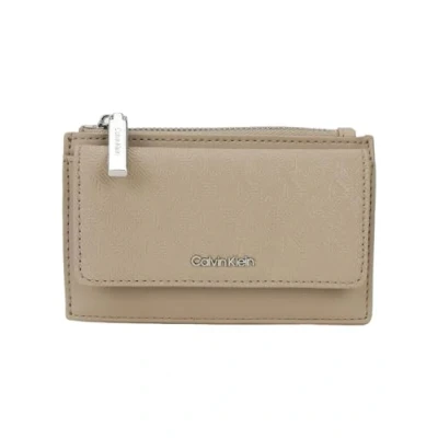 Image of Calvin Klein MUST ZIP FLAP Wallet, Women&#039;s, Size: One Size, Crockery