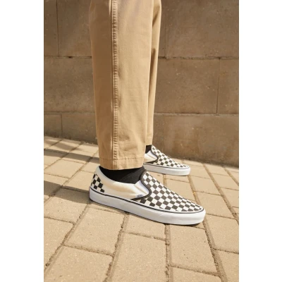 Image of Vans Classic Slipon Slipons, Size: 8, Black/white Textile