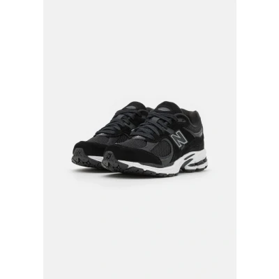 Image of New Balance M2002 Unisex Trainers, Size: 4.5, Black shoes