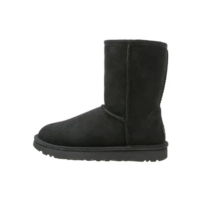 Image of UGG Classic Short ankle boots, Women&#039;s, Size: 3, Black Sheepskin