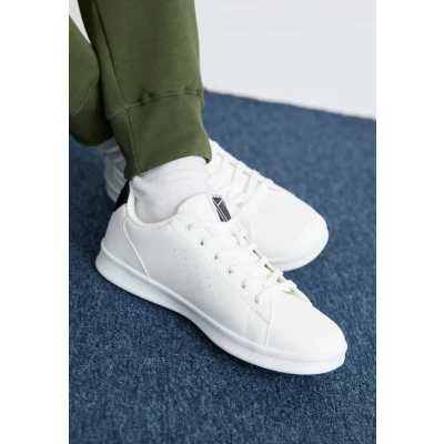 Image of Hummel Court LINE Unisex Trainers, Size: 3.5, White/black High quality imitation leather