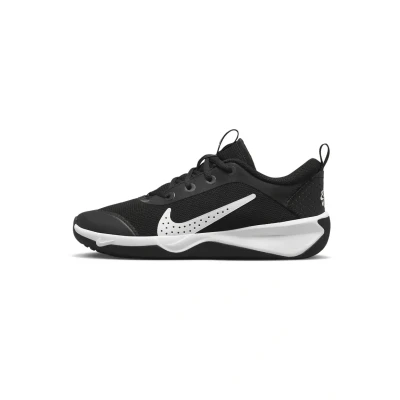 Image of Nike Performance OMNI Multi Court Unisex Training shoe for kids, Size: 3, Black/white Textile/synthetics