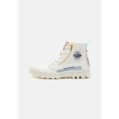 Image of Palladium Pampa Underlayer Laceup ankle boots, Women&#039;s, Size: 3.5, Star white Textile