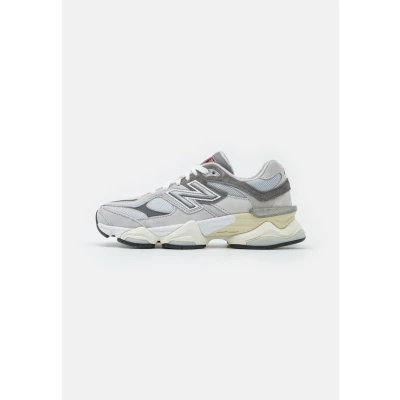 Image of New Balance 9060 Unisex Trainers, Size: 3.5, Black Leather and textile