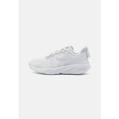 Image of Nike Performance STAR Runner 4 Unisex Neutral running shoes for kids, Size: 10K, White/pure platinum Textile/synthetics