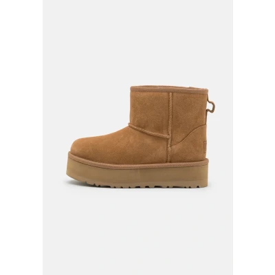 Image of UGG Classic MINI Platform Unisex ankle boots for kids, Size: 1, Chestnut Suede