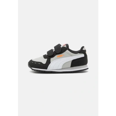 Image of Puma Cabana Racer 20 Unisex Trainers for kids, Size: 6K, Ash gray/white/black Textile/synthetics