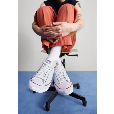 Image of Converse Chuck Taylor ALL STAR OX Unisex Trainers, Size: 7, White Leather