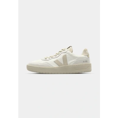 Image of Veja V 90, White Pierre, 42 EU