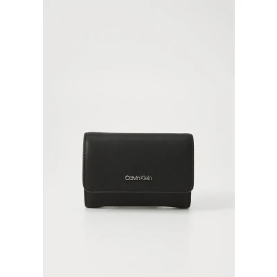 Image of Calvin Klein MUST Small Trifold ZIP Wallet, Women&#039;s, Size: ONE, Black