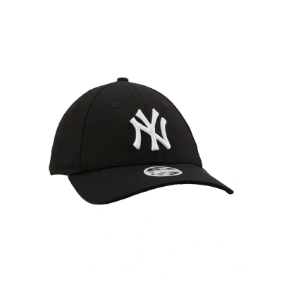 Image of New Era Female League Essential 9FORTY Cap, Women&#039;s, Size: One Size, Black/white