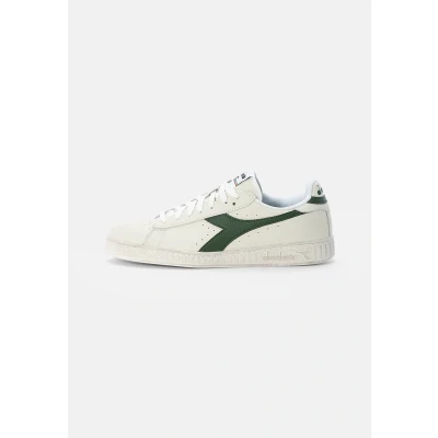 Image of Diadora GAME Waxed Unisex Trainers, Size: 3.5, White/fogliage Leather