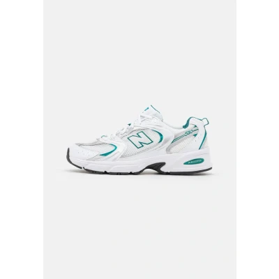 Image of New Balance 530 Unisex Trainers, Size: 3.5, White Imitation leather/ textile