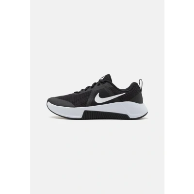 Image of Nike Performance MC Trainer 3 Training shoe, Men&#039;s, Size: 7, Black/white Textile/synthetics