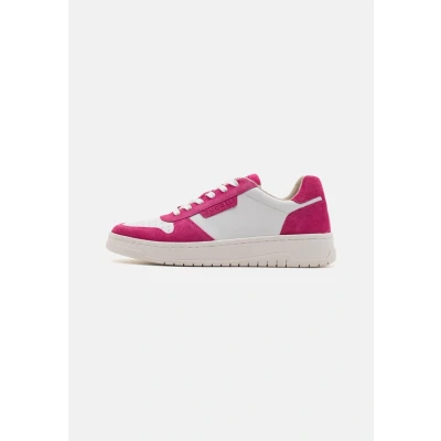 Image of bugatti Trainers, Women&#039;s, Size: 4.5, Pink/white shoes