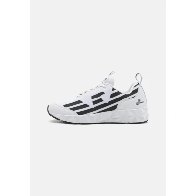 Image of EA7 Emporio Armani Ultimate C2 Combat CORE Unisex Trainers, Size: 7.5, White/black Textile/synthetics