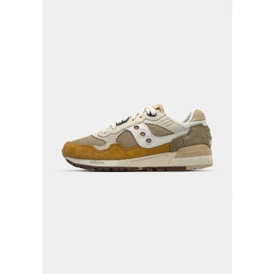 Image of Saucony Shadow 5000 Unisex Trainers, Men&#039;s, Size: 7, Beige/off white Leather and textile