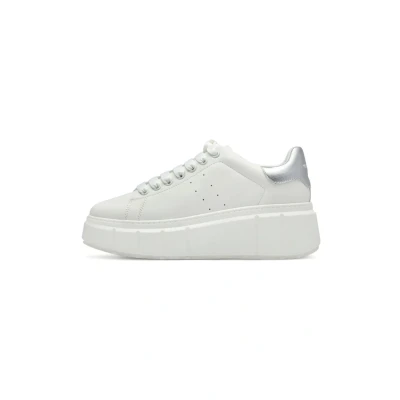 Image of Tamaris Trainers, Women&#039;s, Size: 8, A white silver Pu