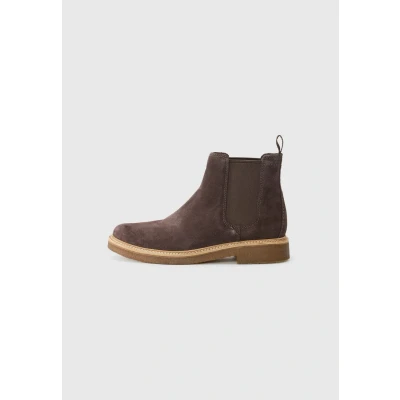 Image of Clarks Clarkdale EASY Classic ankle boots, Men&#039;s, Size: 7, Dark brown Suede