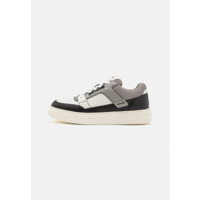 Image of Emporio Armani Shoes Skate shoes, Men&#039;s, Size: 7, Black/off white/elephant Leather and textile