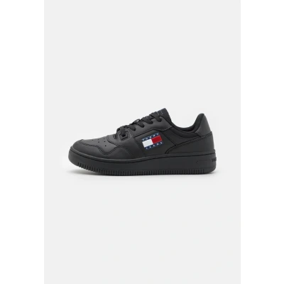 Image of Tommy Jeans Retro Basket Trainers, Women&#039;s, Size: 2.5, Triple black Leather and textile