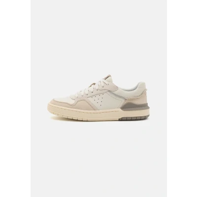 Image of Clarks COURTLITE2 Trainers, Men&#039;s, Size: 7, Off white Leather