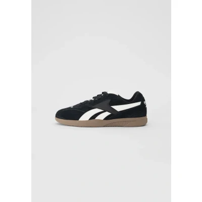 Image of Reebok Classic Hammer Street Unisex Trainers, Size: 7.5, Black/chalk/gum Leather/synthetics