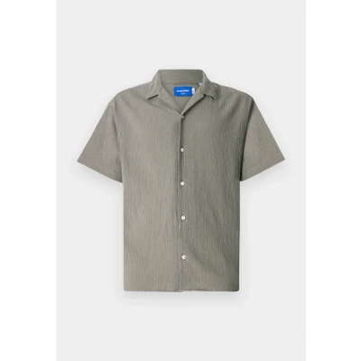Image of JACK &amp; JONES Men&#039;s Jorluke Crinkle Resort Shirt Ss Sn, Mulled Basil, S