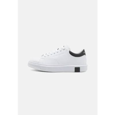 Image of Armani Exchange Venice Trainers, Men&#039;s, Size: 8, White/black Leather
