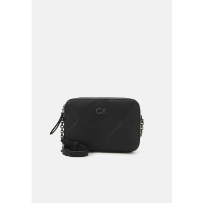 Image of Calvin Klein RE LOCK Quilt Camera BAG Across body bag, Women&#039;s, Size: One Size, Black