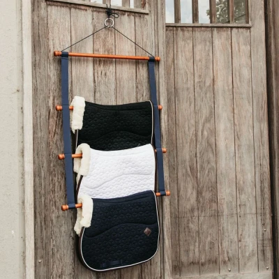 Image of Grooming Deluxe Saddle Pad Holder Luxe