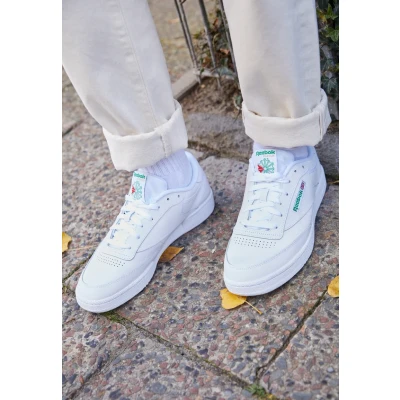 Image of Reebok Classic CLUB C 85 Unisex Trainers, Size: 7.5, White/green Leather and textile