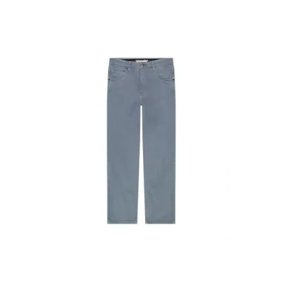 Image of Wrangler Greensboro Straight leg jeans, Men&#039;s, Size: 32x32, Dusty blue