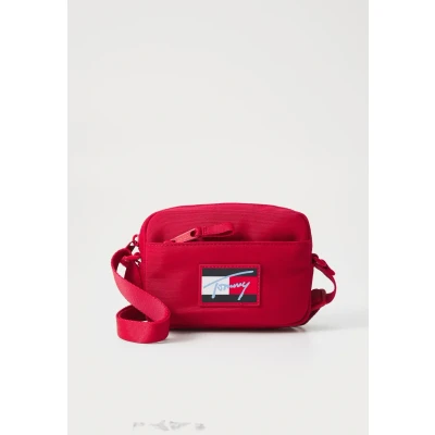 Image of Tommy Hilfiger Script FLAG Crossover bag Unisex Across body for kids, Size: One Size, Medium red