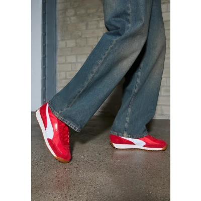 Image of Puma EASY Rider Vintage Unisex Trainers, Size: 10, Red/white Leather and textile